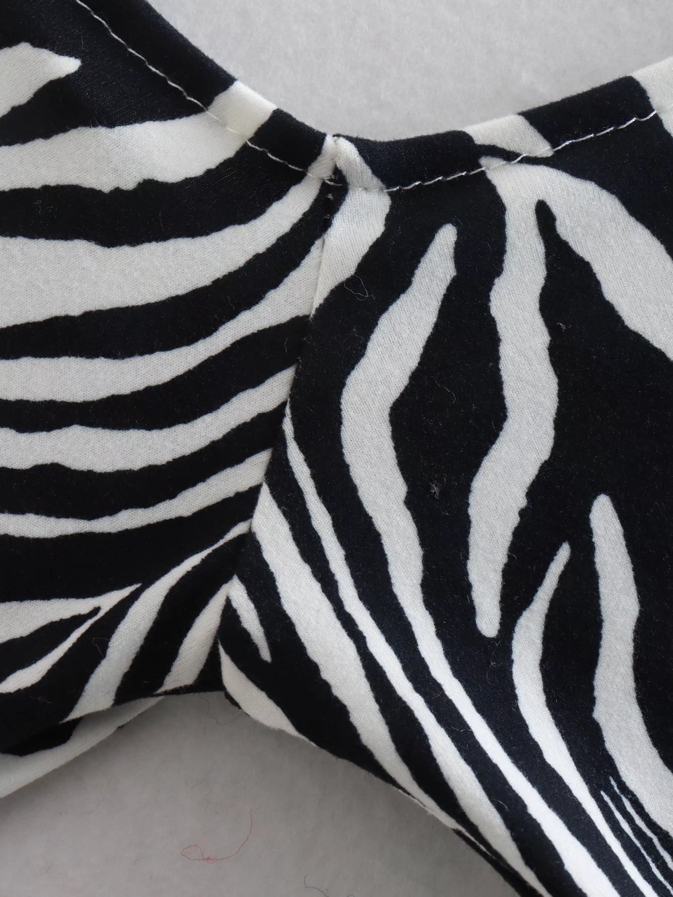 Off Shoulder Long Sleeve Slim Zebra Pattern Top NSAM114836