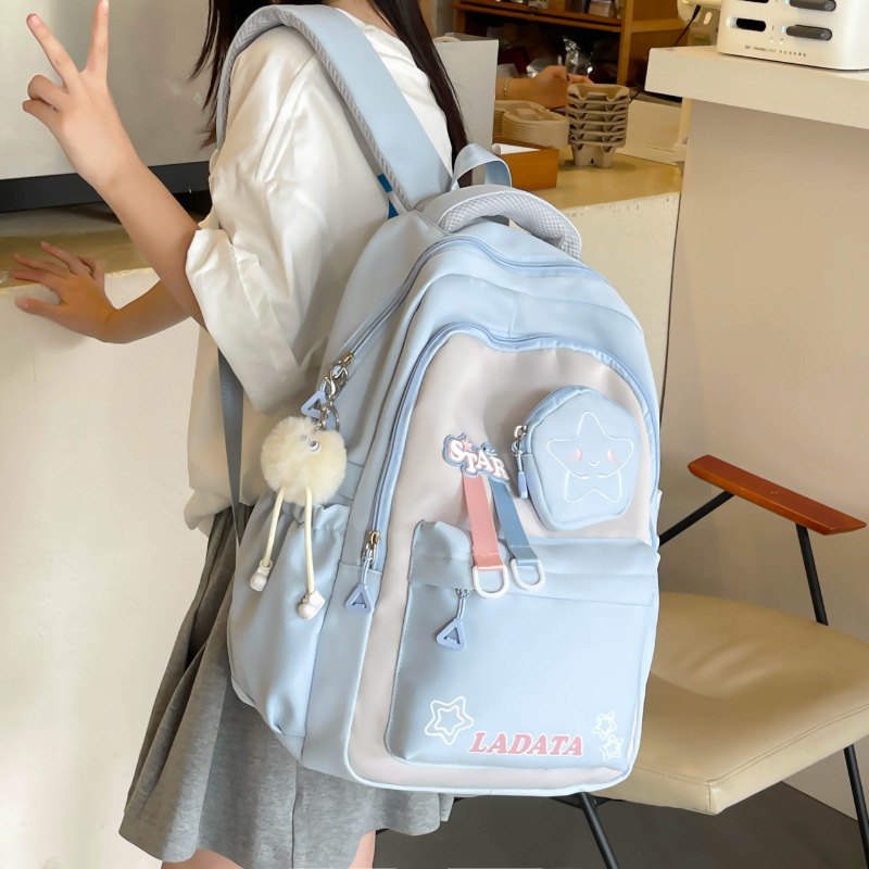 かばんの女子学生は3年から6年生まで、背もたれを背負って超軽量で大容量の中学生のランドセルの新型です。|undefined