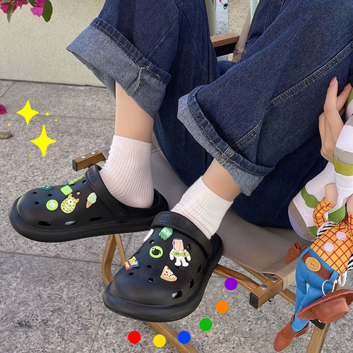 Baotou Hole Hole Slippers for Women - Summer Squeezing Sensation, Cartoon Cute Home Use Indoor Shower Non-Slip Cool Slippers for Outdoor Wearing