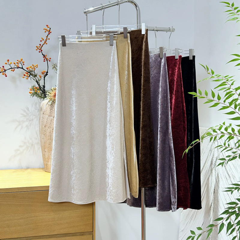Black velvet midi skirt for women, autumn and winter, slimming, drapey, casual, loose, elegant, high-end, A-line skirt Black velvet midi skirt for women, autumn and winter, slimming, drapey, casual, loose, elegant, high-end, A-line skirt