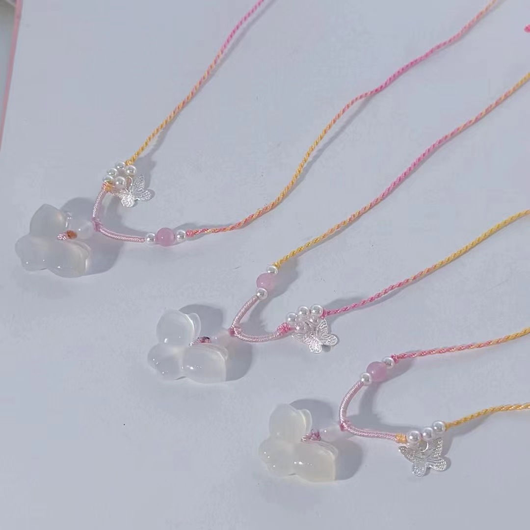 나비 펜던트 + 컬러풀한 땋은 밧줄