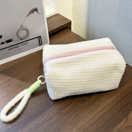 钥匙扣及钥匙扣配件;女士斜挎包;女士手提包