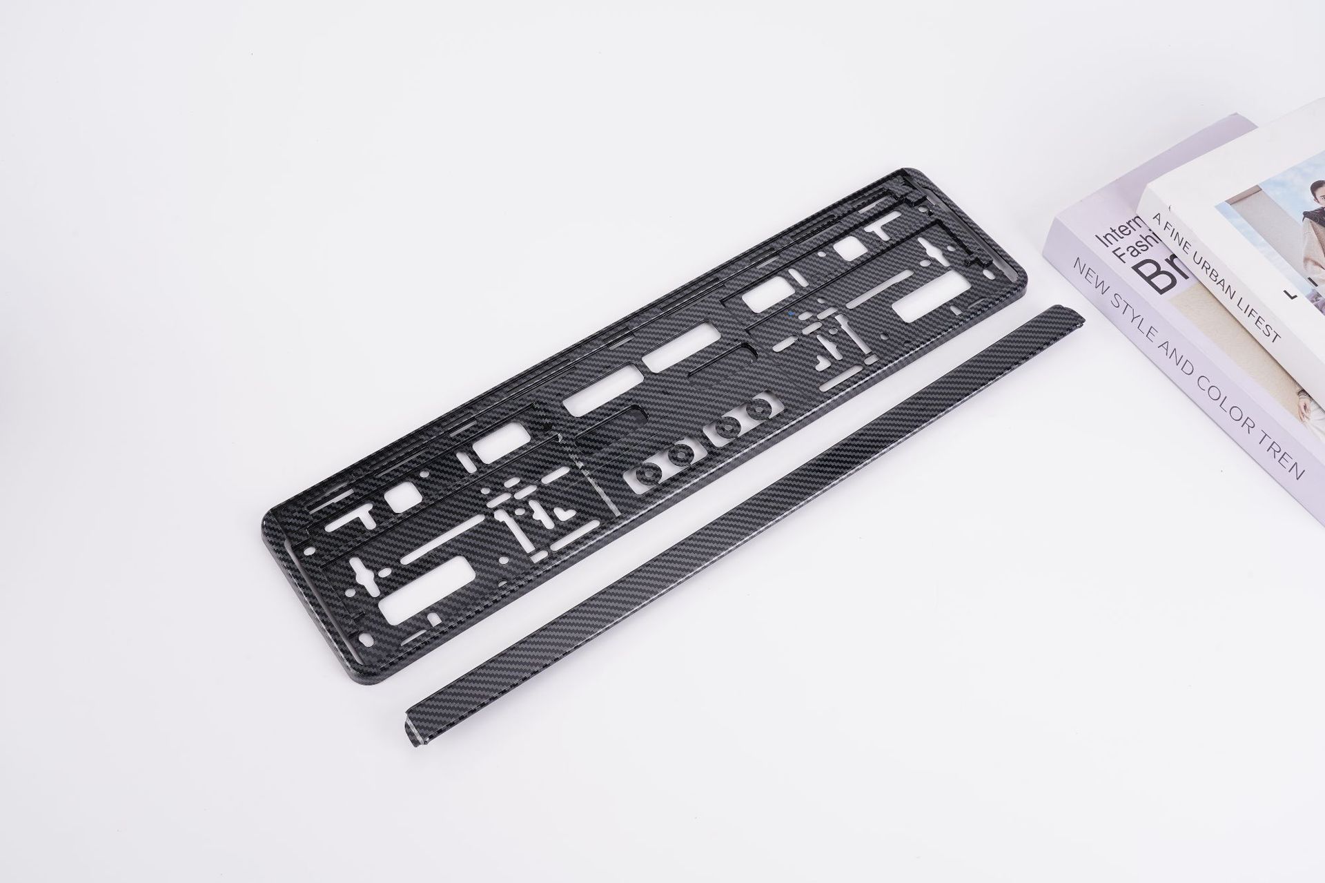 Factory-made European standard carbon fiber pattern ABS license plate holder, EU universal car license plate frame, cross-border best-selling license plate holder
