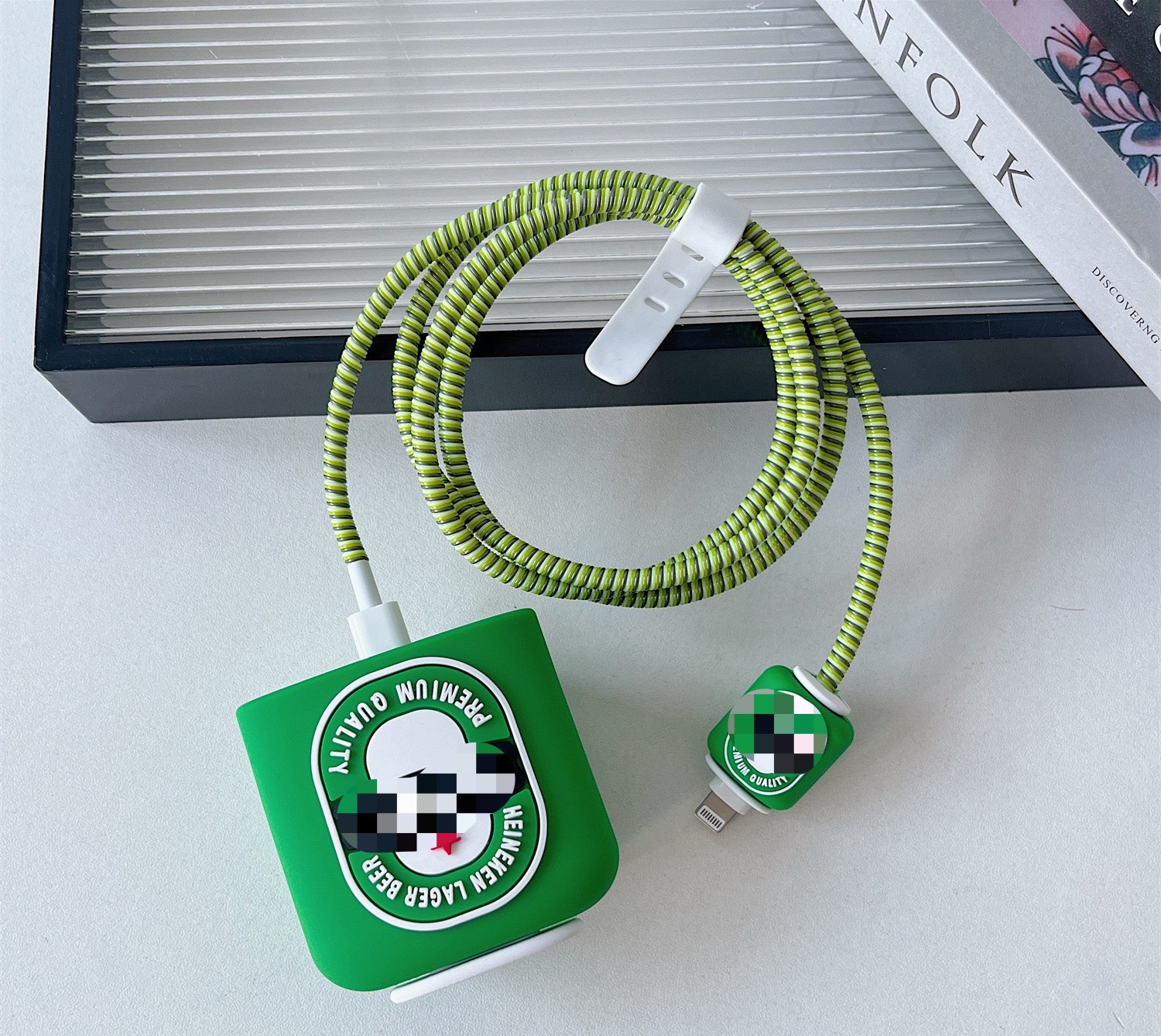 2024 nueva cubierta protectora de cabezal de carga rápida estándar británico de dibujos animados de 20W para cargador de Apple 20WPD plegable de tres enchufes