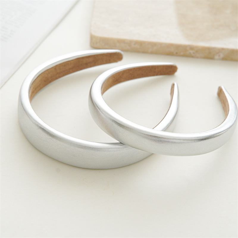 Bandeau minimaliste en cuir noir et argent, bandeau haut de gamme polyvalent français de couleur unie, bandeau haut de gamme crânien, épingle à cheveux pour lavage du visage._voghion.com