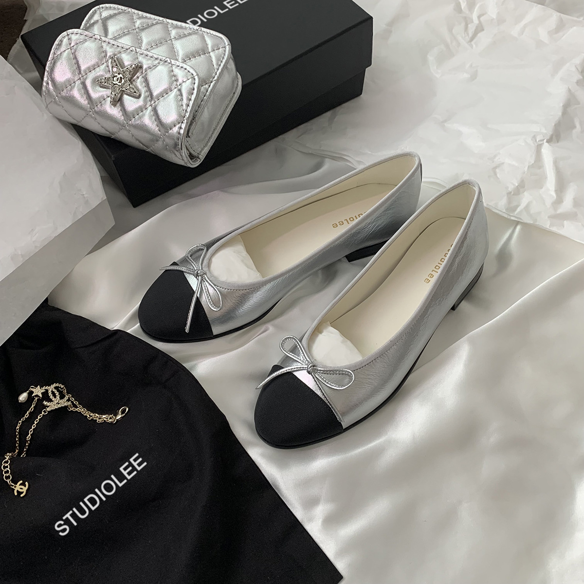 Inventario de estilo francés pequeño arco de estilo casual de color combinado pequeño cabeza redonda Maryline ballet elegante zapatos individuales