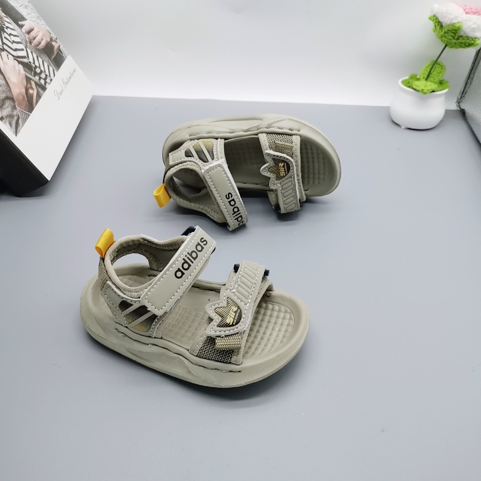 Sandalias de verano de 1 a 3 años Sandalias de fondo ligero para niños Zapatos de playa para niños Sandalias para niños Sandalias para bebés Zapatos para niños