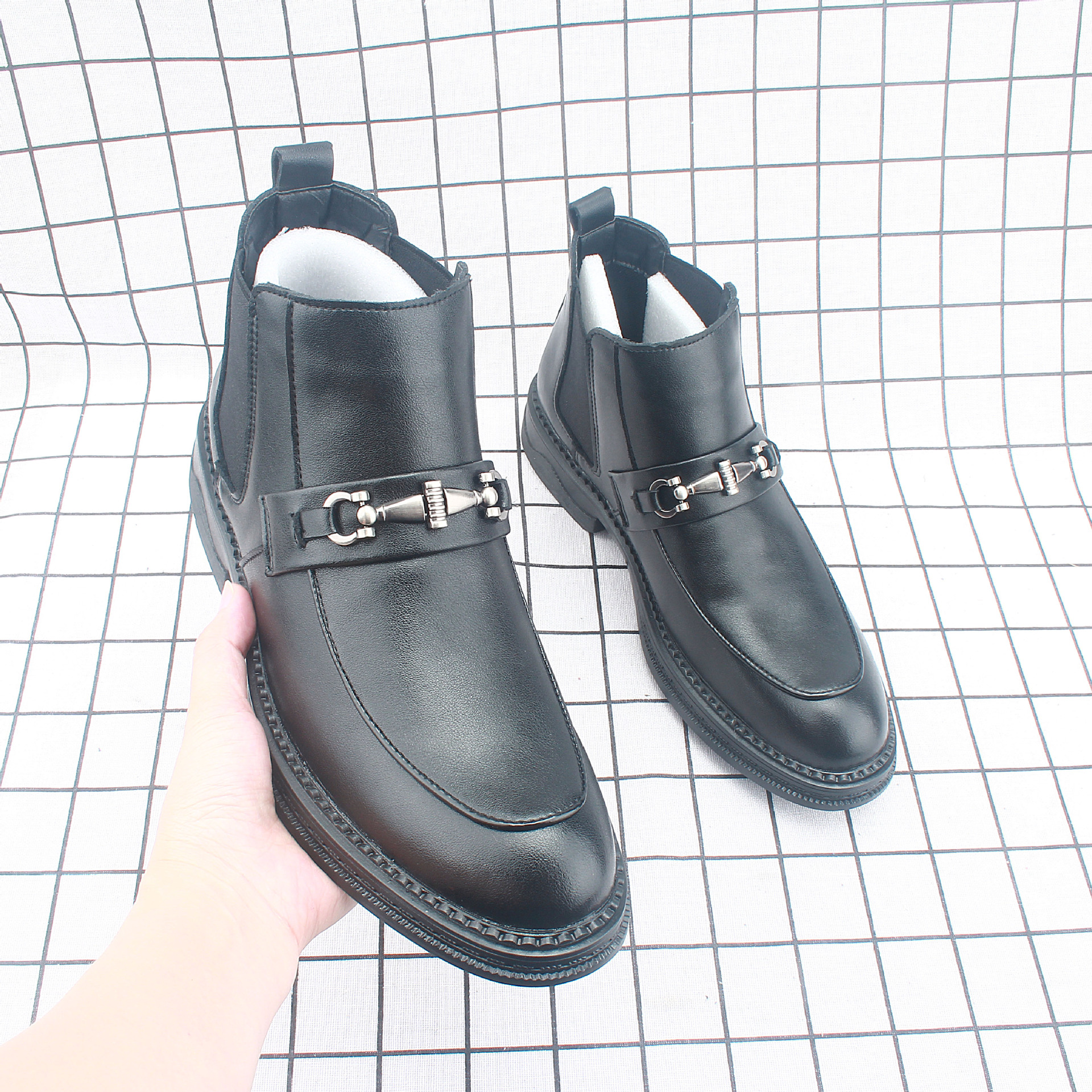 2025�¿�ļ���ʿ��ƤƤЬ�к���һ�ŵ���������͸����ЬӢ��12