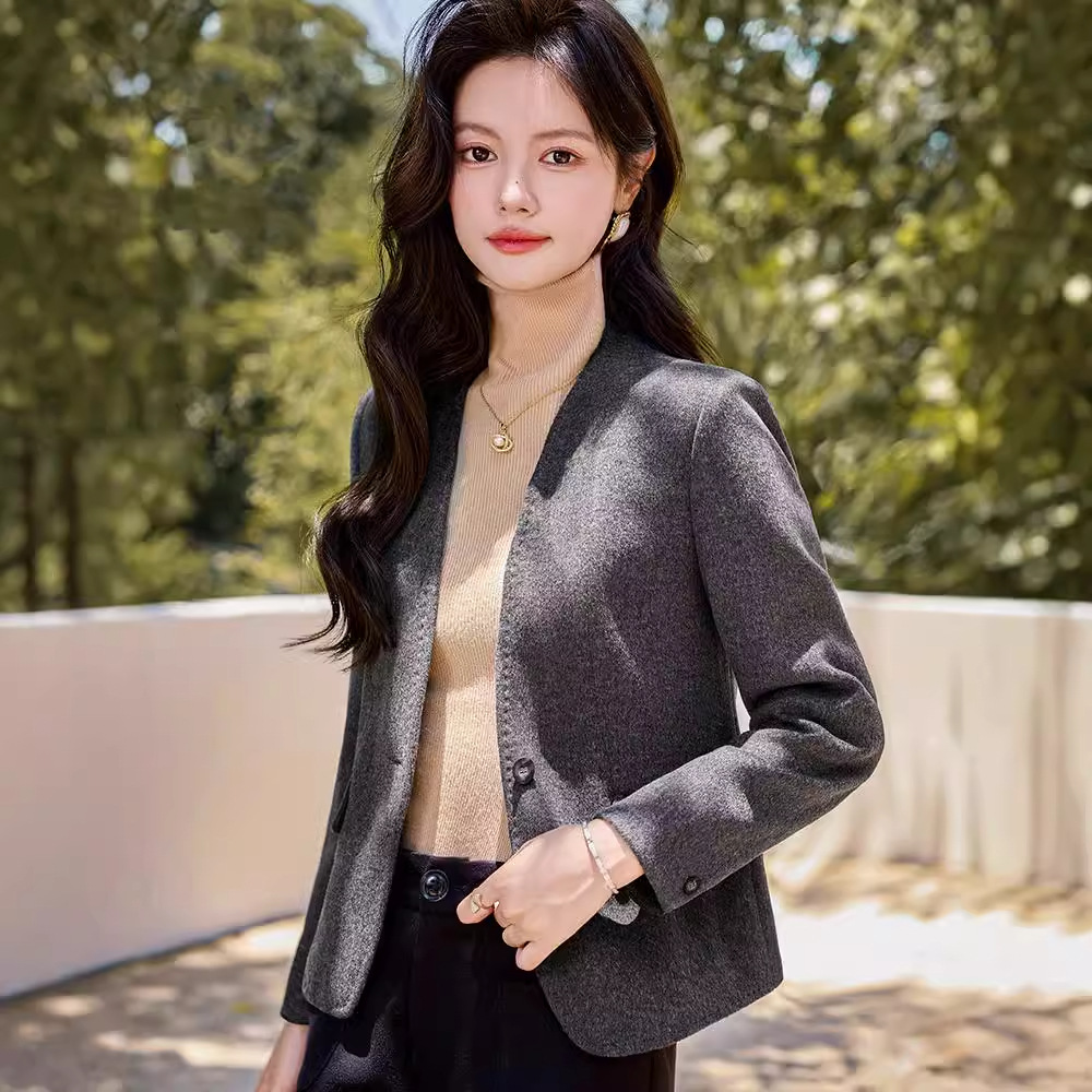 灰色毛呢西装外套女2024新款春秋高级感小个子短款上衣羊毛小西服
