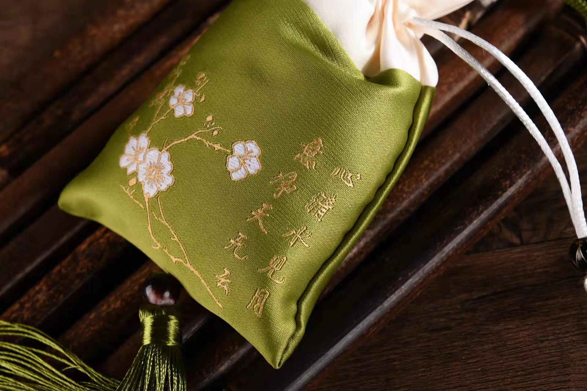 Mugwort Sachet Ai Cao 艾草 Embroidered Herbal Pouch for Car Hanging and Dragon Boat Festival Gift specifications
