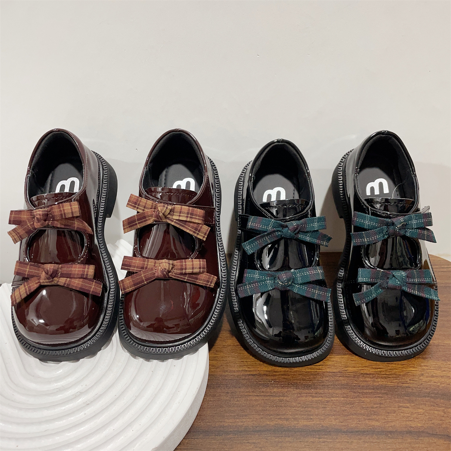 2026 Spring Plaid Bowknot Girls' Loafers Patent Leather Shiny Children's Leather Shoes Girls' Dance Shoes Single Shoes