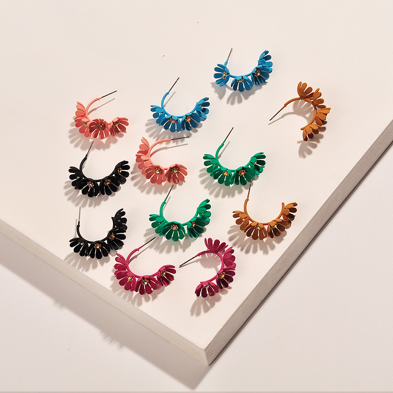 Fashion new style Matte Petals Little Daisy C-Shaped Earrings
