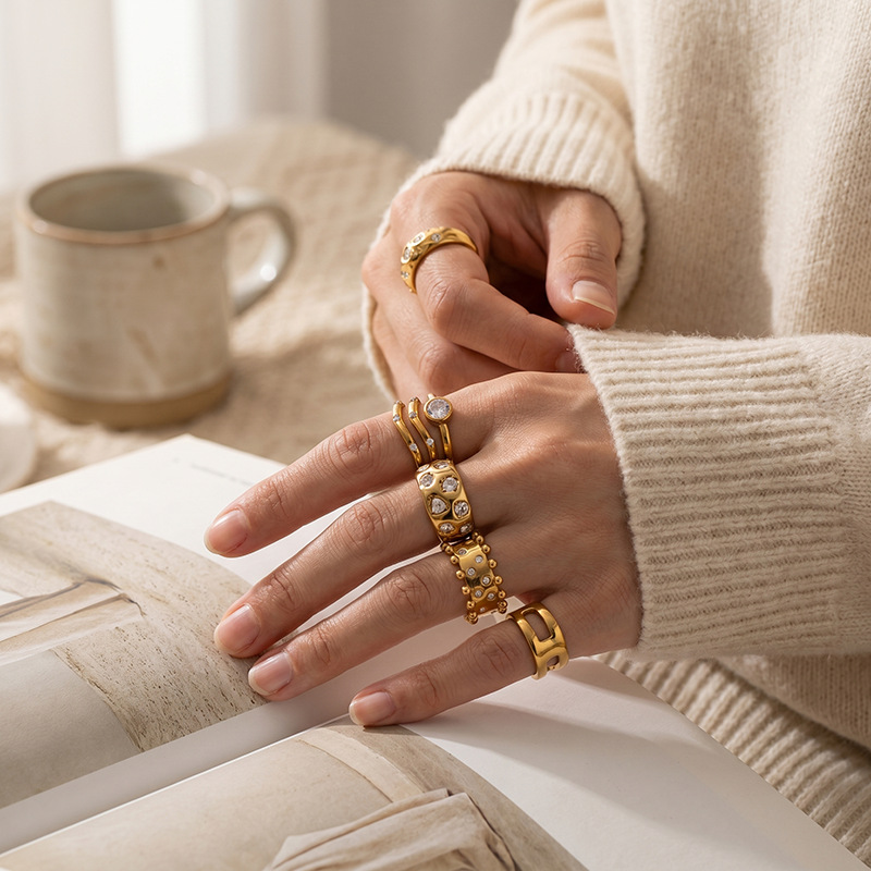 Tina diseño de la personalidad de gota de agua anillo de acero inoxidable chapado en 18K micro-cromo estampado anillo de apertura lisa para mujeres