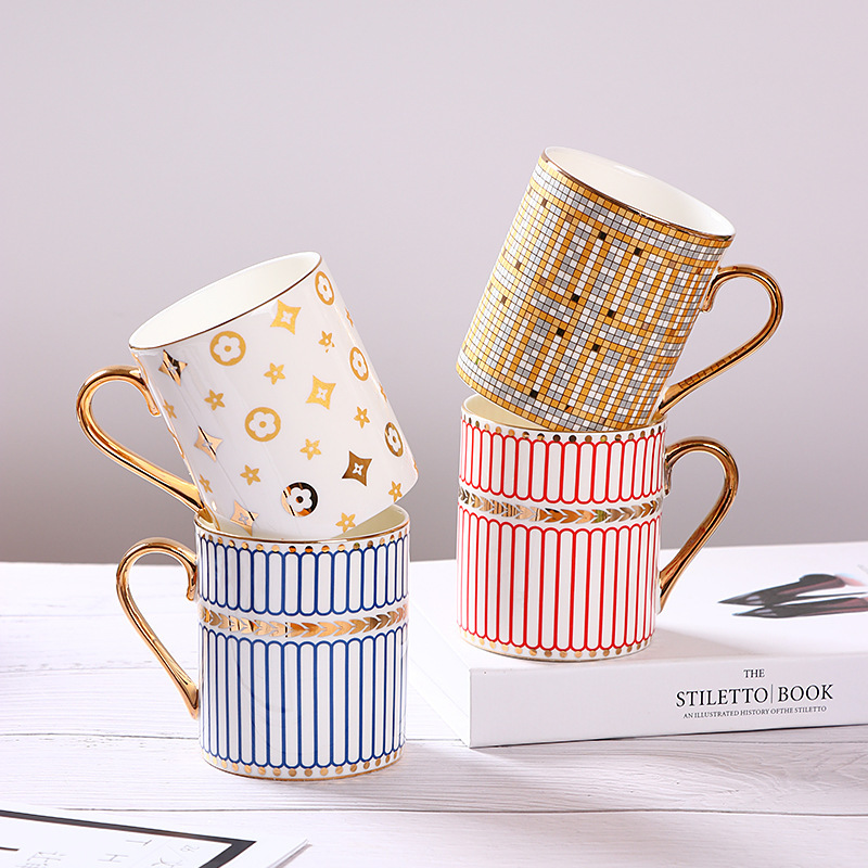 Ins Accessible Luxury Simple Hand-Painted Gold Ceramic Cup British Bone China Mug Couple Cup Coffee Cup Souvenir