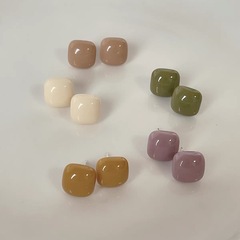 小さな角砂糖シンプルなイヤリングキャンディーカラーニッチデザインレトロインイヤリング小さくて多用途なイヤリング卸売