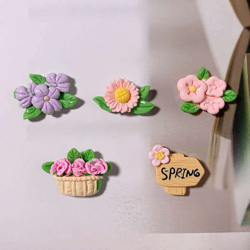 Simulación de dibujos animados flores dulces DIY adornos refrigeradores pegamento de crema accesorios accesorios de resina accesorios accesorios materiales de joyería al por mayor
