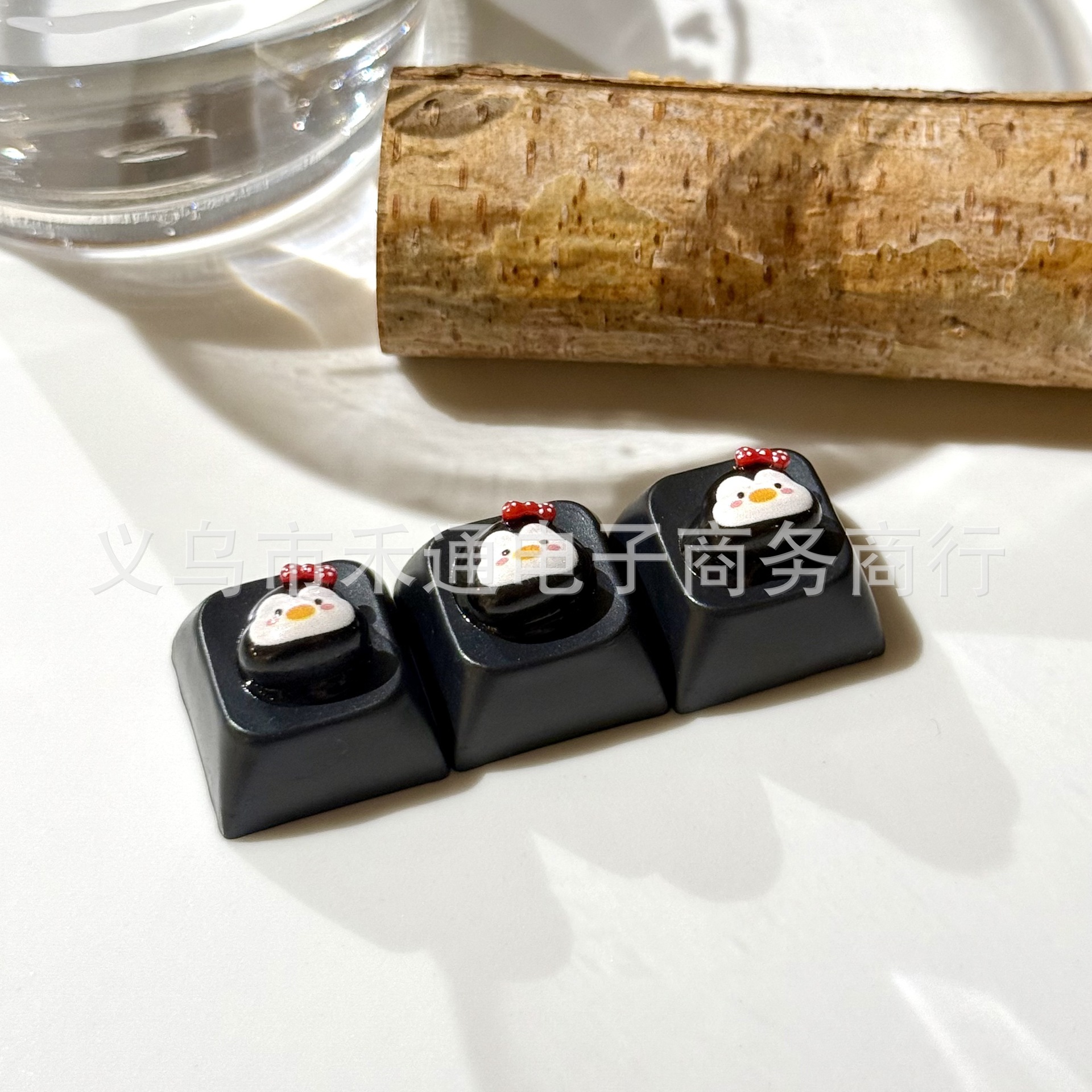 251-Black Penguin Keycap