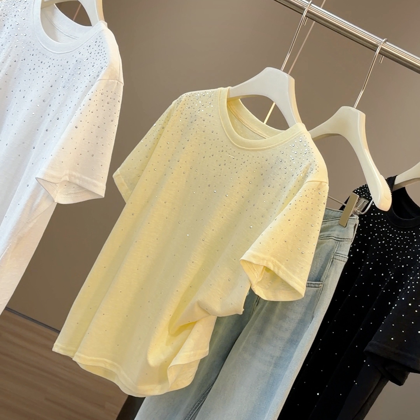 Women's Heavy Duty Rhinestone Round Neck Short Sleeve T-Shirt Loose Fit Slimming Summer Fashion Top Unique Style Versatile_ecoleips.com