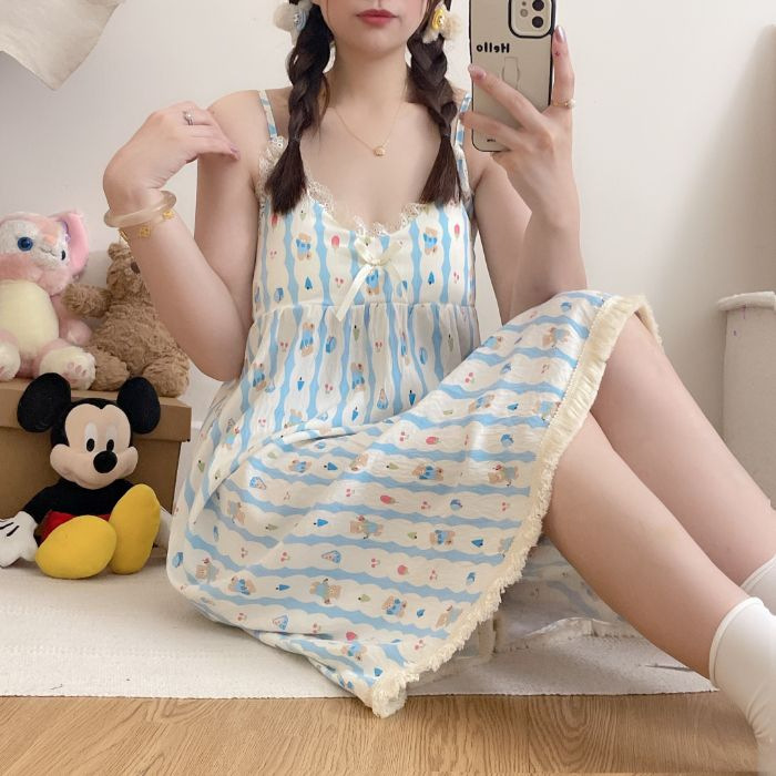 El oso azul viene con una almohadilla para el pecho, un camisón, una mujer, un dulce servicio a domicilio de verano, una nube, un pijama de hilo de algodón, ropa exterior delgada