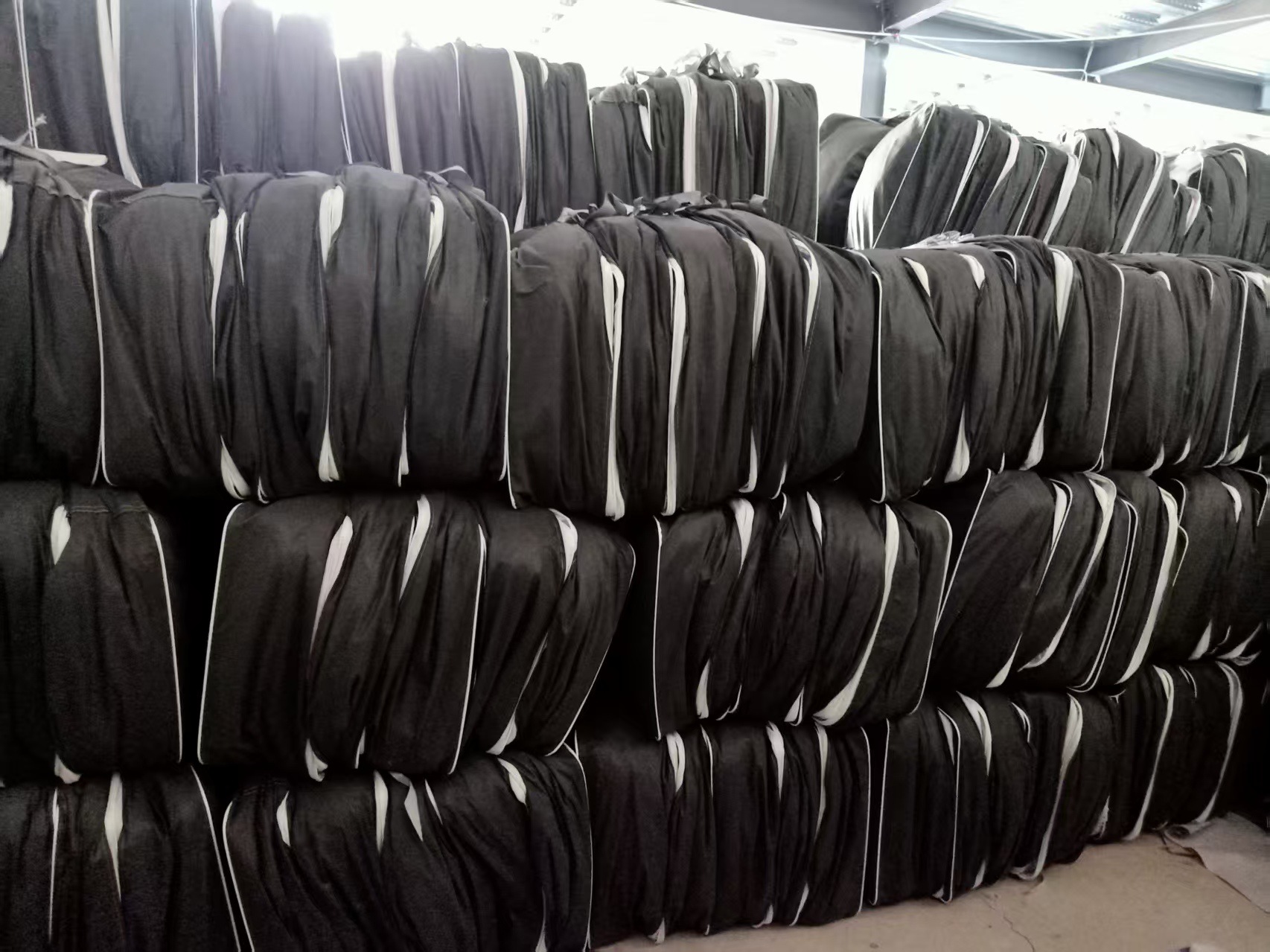Car Cover, Car Hood, Full Car Protection Against Sun, Rain, Snow, Dust, and Bird Droppings, Suitable for All Seasons