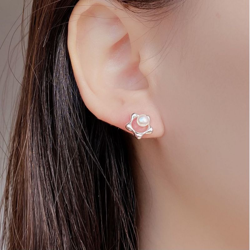 1 Pair Quantity 1 Pair 18K Gold Plated Silver Plated 925 Sterling Silver Freshwater Pearl Geometric Pearl Flower Drop Earrings Earrings Ear Studs