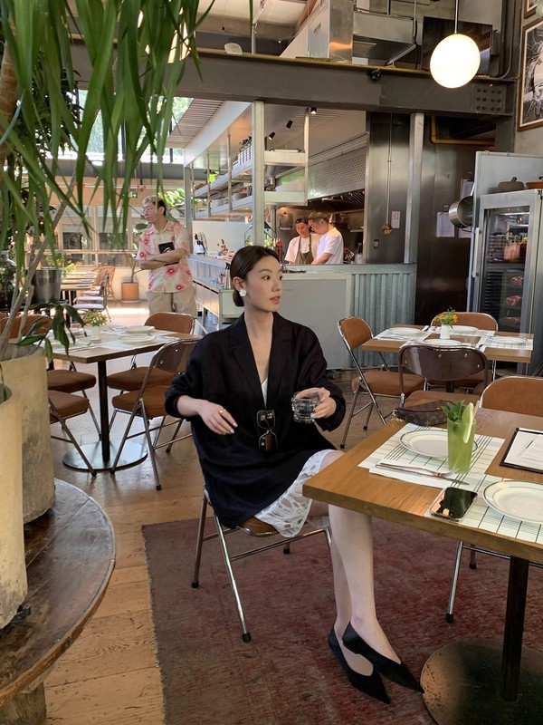 ZHAIAIAIA 黑色极简长袖衬衫女早秋款时尚防晒衫宽松通勤亚麻衬衣|undefined