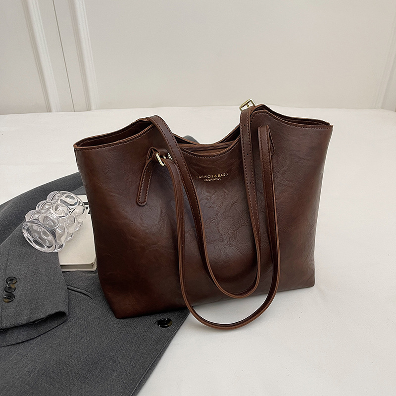 Luxury Niche Large Capacity Women's Handbag 2025 New Trendy Versatile Shoulder Bag High-End Commuter Tote Bag - Thumbnail 8