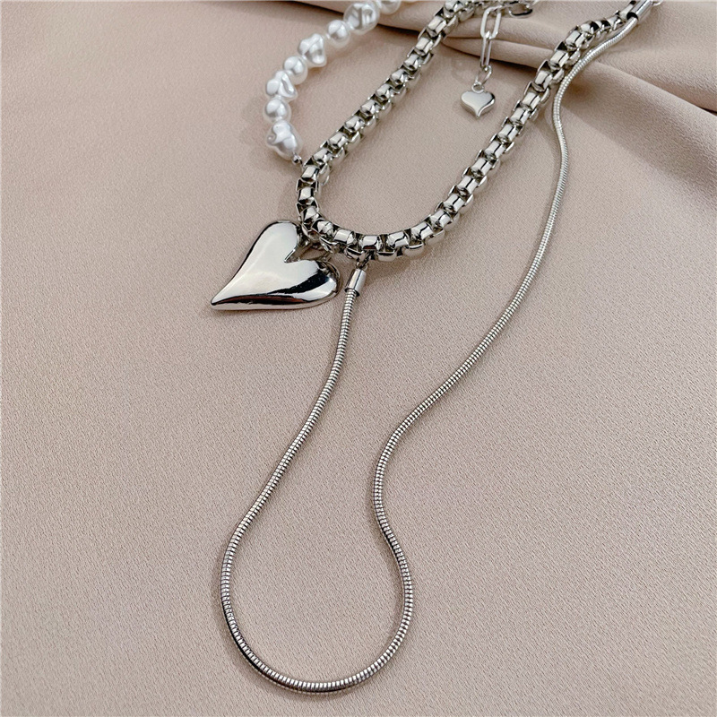 Tongfang Ornament Korean Style New Sweater Chain Shape Metal Heart Multi-layer Necklace Personality Punk Hip Hop Women display picture 6