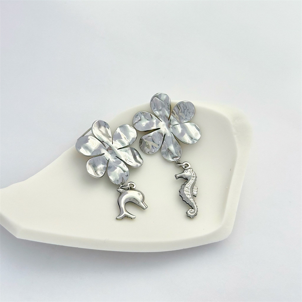 1 Pair Hippocampus Flower Classic Style 304 Stainless Steel Drop Earrings display picture 3