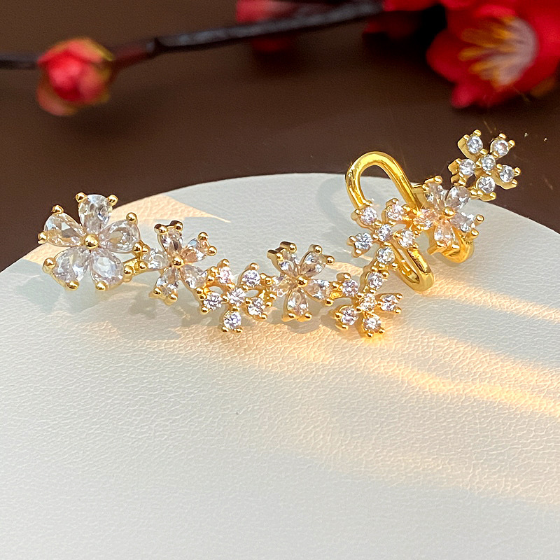 7g Weight Zircon Inlay Material Ear Cuffs Classification 1 Piece Quantity Holiday Occasion Copper Material Flower Pattern Spring&Summer Season Women's Gender Inlay Design Vacation, Classic Style Style 1 Piece Vacation Classic Style Flower Inlay Copper Zircon Ear Cuffs 8