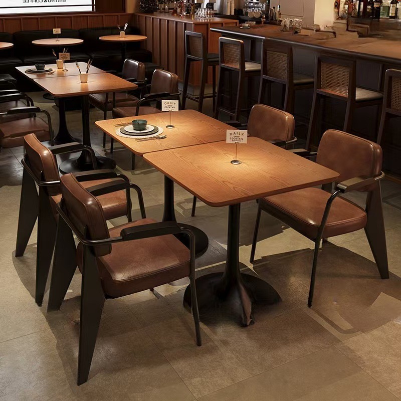 レトロな居酒屋のテーブルと椅子のセット、音楽付きダイニングバーのテーブルと椅子、ロフト風西洋レストランの無垢材のテーブルと椅子