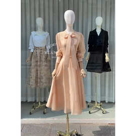 法式温柔风粉色长袖连衣裙子女春季2024年新款设计感气质独特长裙