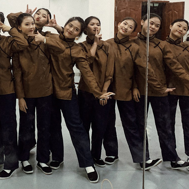 妈妈演出服舞蹈服装老太婆婆老奶奶民国古装妇女布杉偏襟舞台装