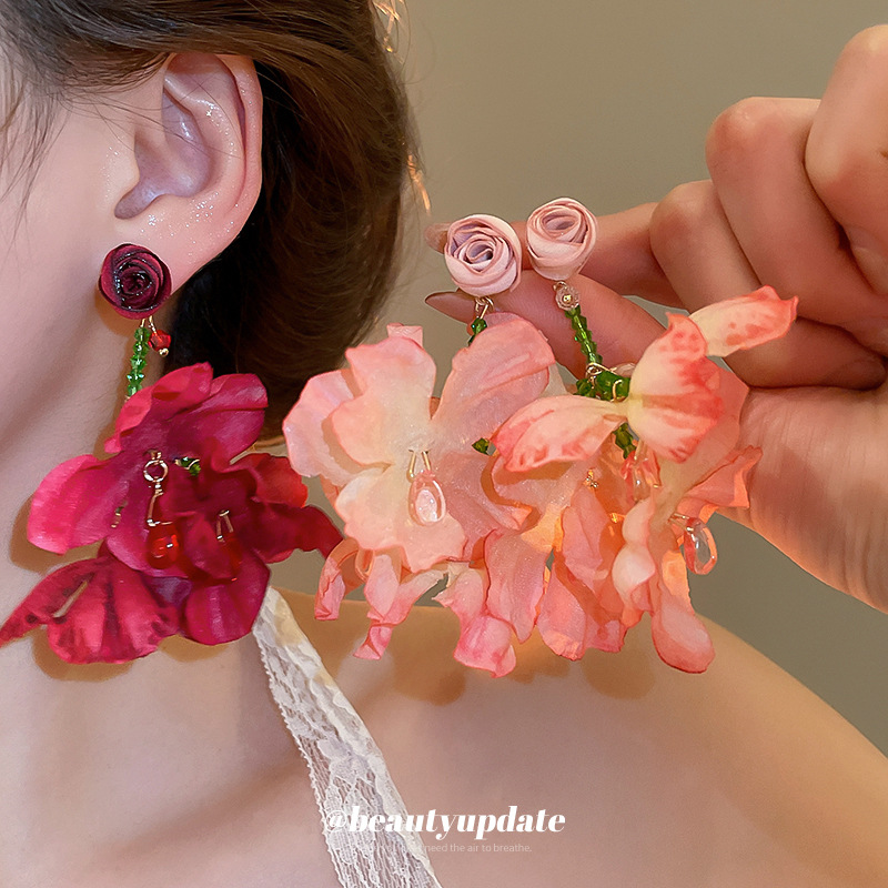 Pendientes de borla de flor de cristal de tela de aguja de plata, pendientes de ambiente fotográfico, pendientes dulces de Mori, sentido de clase alta de nicho