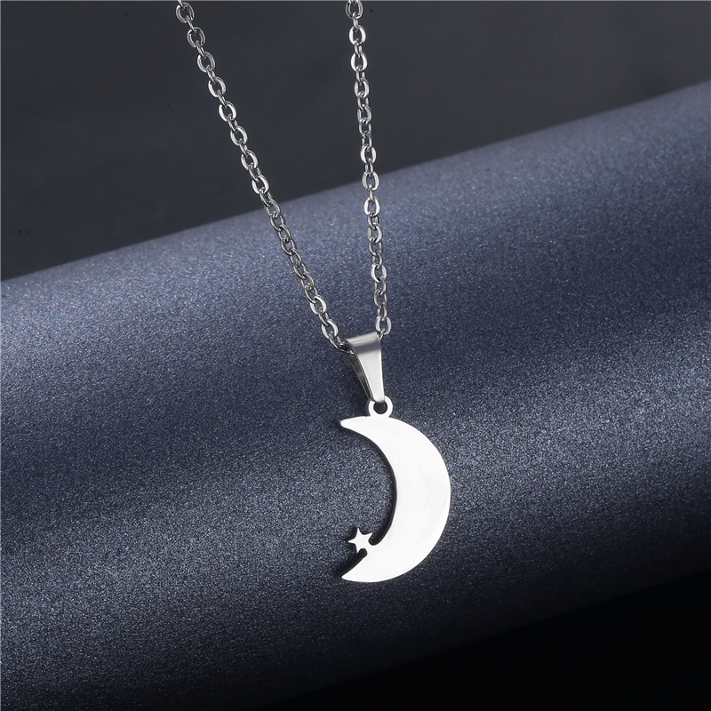 Wholesale Jewelry Stainless Steel Hollow Geometric Tag Necklace Nihaojewelry display picture 14