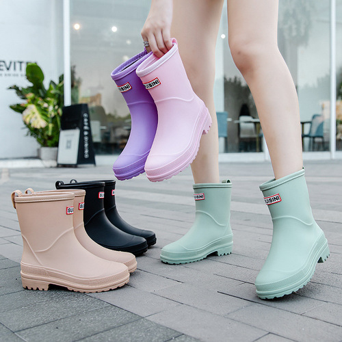 Women's rain boots, mid-calf rain boots with edging, lightweight and wear-resistant, kitchen rubber overshoes