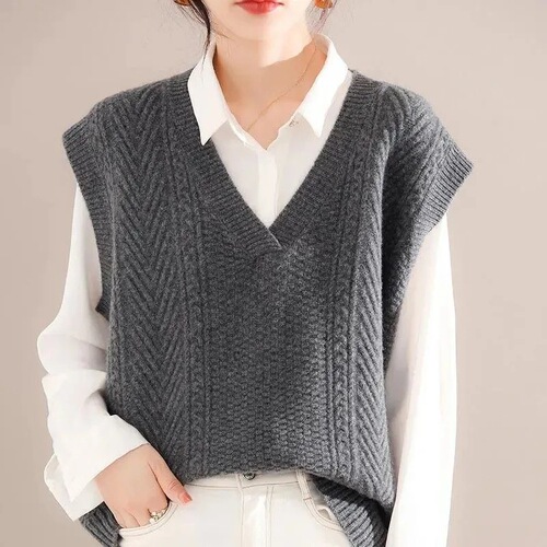 Spring and Autumn New Fashion Retro Twisted Knit Cardigan Women's Slimming V-neck Sweater Vest 