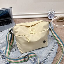 ������б�����eС����Ů2024�¿��p��ٴ�Ů�r��ͨ�ں��s�μ��