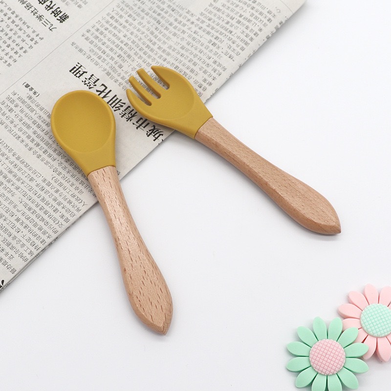 망고 옐로우 포크와 스푼