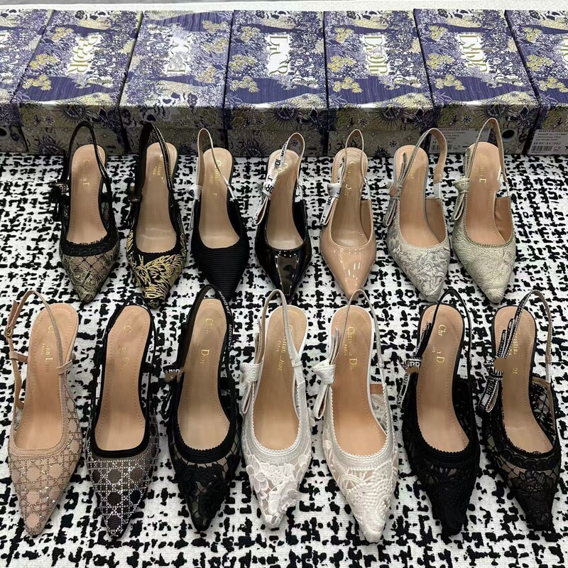High-End Cat Heel Sandals for Women 2026 New Model D Brand Embroidered Lettering with Bow Patent Leather Pointed Toe Backless High Heels