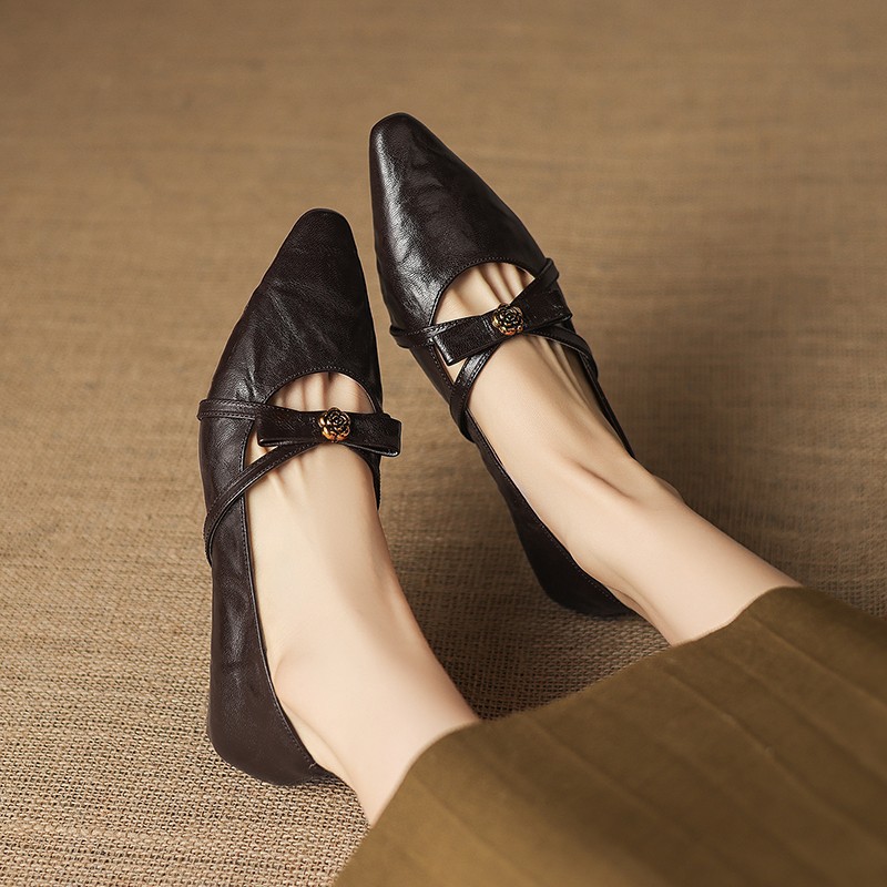 2026 primavera y verano nueva moda versátil puntiagudos zapatos Lefour zapatos de mujer superficial zapatos de trabajo de suela suave