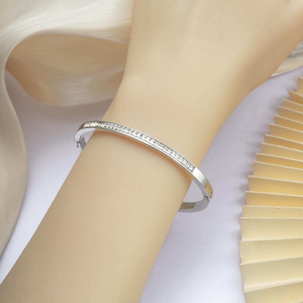 17g Weight Rhinestones Inlay Material Bangle Classification Alloy Chain Material 1 Piece Quantity Holiday, Daily Occasion Alloy Material Solid Color Pattern Women's Gender Inlay Design Simple Style, Classic Style Style Simple Style Classic Style Solid Color Rhinestones Alloy Wholesale Bangle 7