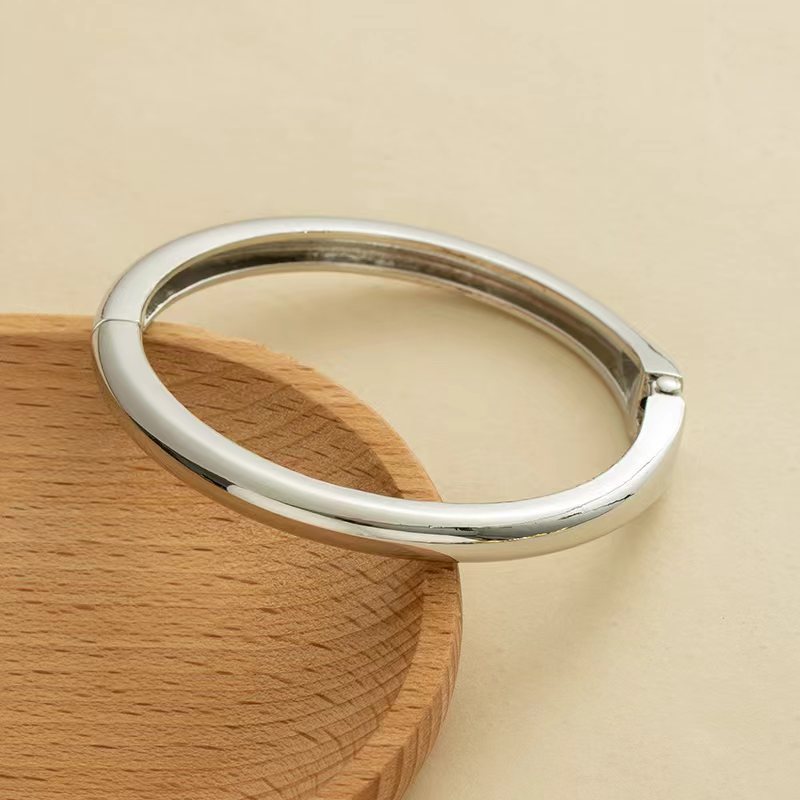 Europa y los Estados Unidos lujo transfronterizo diseño ligero de la industria pesada sensación pulsera metálica brillante abertura pulsera geometría minimalista personalidad amplia joyas