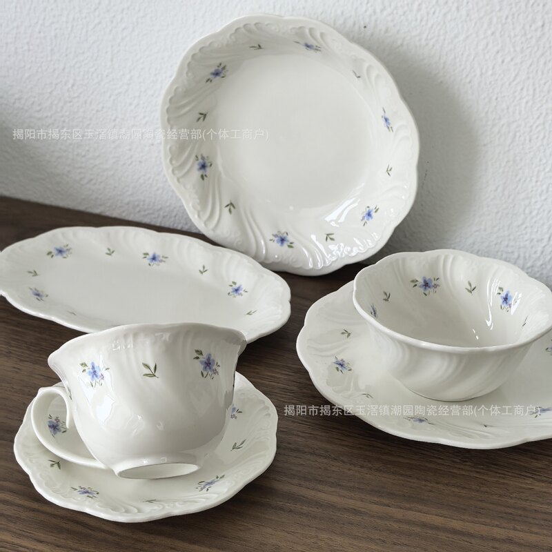 Household Retro Underglaze Ceramic Tableware Set with Hand-Painted Small Floral Designs, Coffee Cup and Saucer, Pasta Plate, Hotel Exquisite Dinner Plate Household Retro Underglaze Ceramic Tableware Set with Hand-Painted Small Floral Designs, Coffee Cup and Saucer, Pasta Plate, Hotel Exquisite Dinner Plate