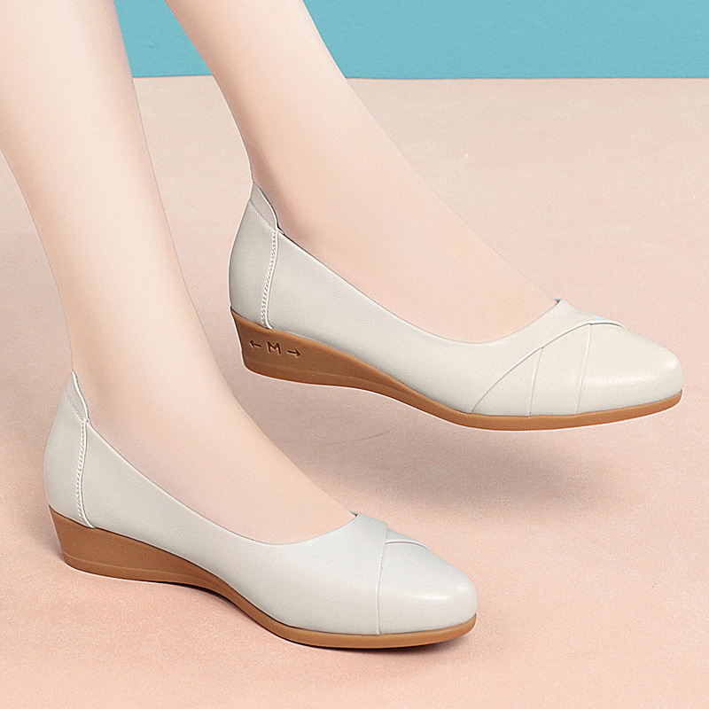 Spring and Autumn Genuine Leather Women's Soft Soled Comfortable Flat Shoes
