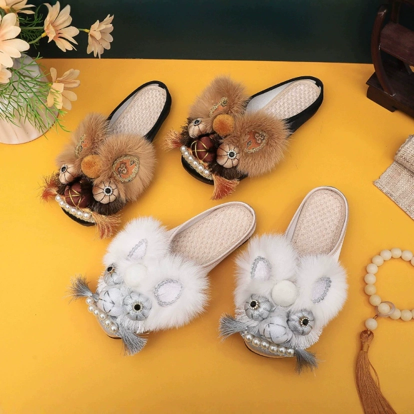 Тканевые туфли ручной работы для взрослых, туфли с головой тигра, новая национальная тенденция 2025 года, женские тапочки на плоской подошве в этническом стиле ретро, ​​народная обувь