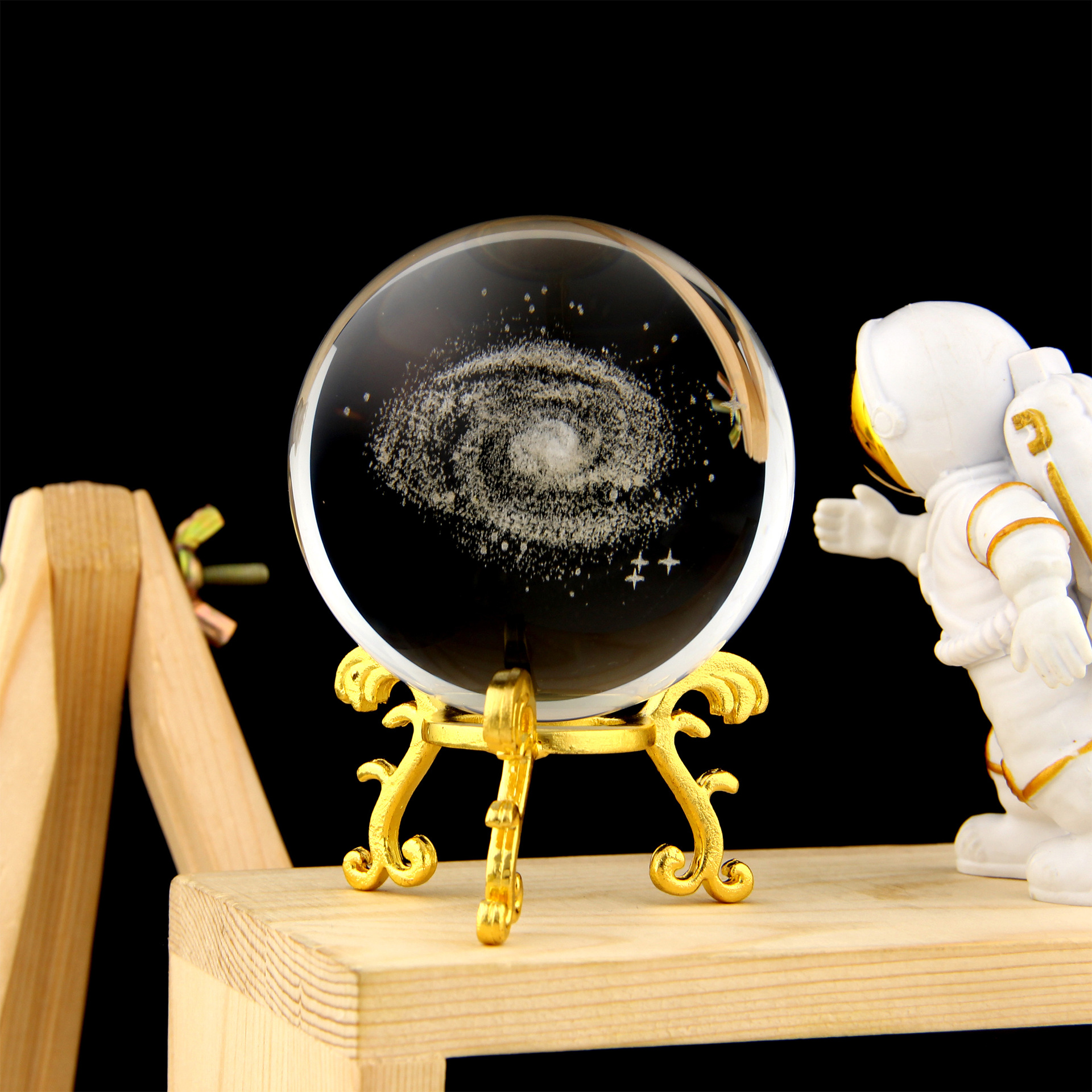 Fabricante de Puzhou, bola de cristal grabada, decoración para el hogar, venta al por mayor transfronteriza, adecuada para salas de estudio, gabinetes de TV y cualquier escena versátil.