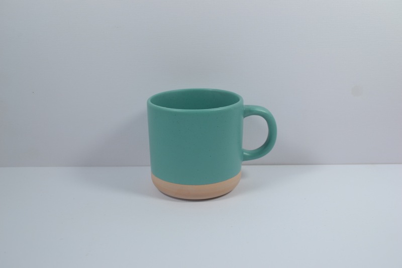 つや消しの2色は陶磁器の杯をつづり合わせてマグカップを噴き出します。|undefined