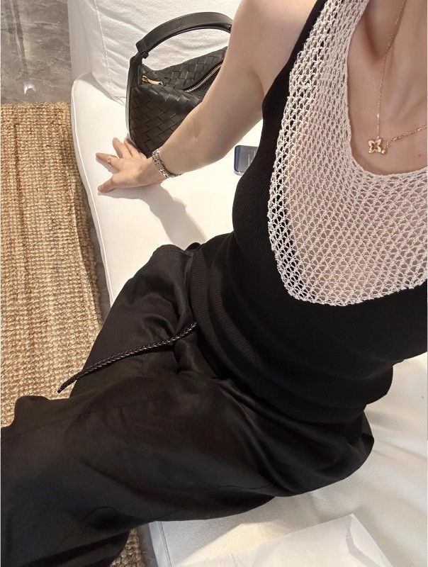 巨好看的镂空背心女夏外穿2025新款法式小资高级感无袖小吊带上衣|undefined