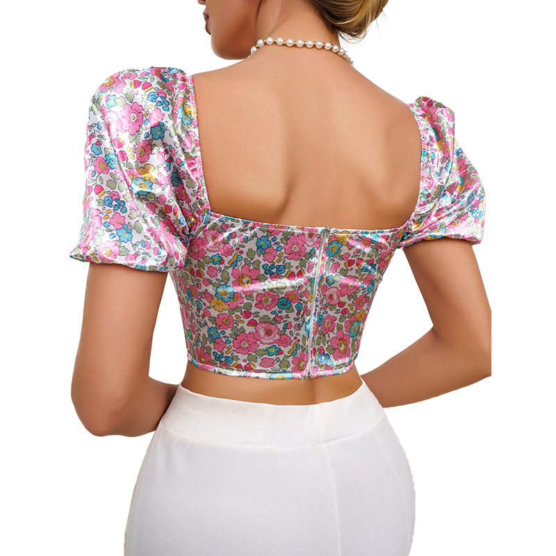Top estampado con mangas abullonadas y aros, cintura fruncida, corsé con varillas, prenda exterior corta, top tipo tubo holgado. image 7